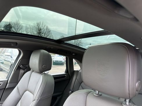 Used 2024 Porsche Macan image 26