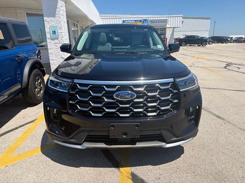 Used 2026 Ford Explorer Platinum w/ LUX Leather Package AWD/4WD image 2