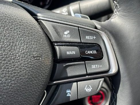 Used 2018 Honda Accord Touring image 13