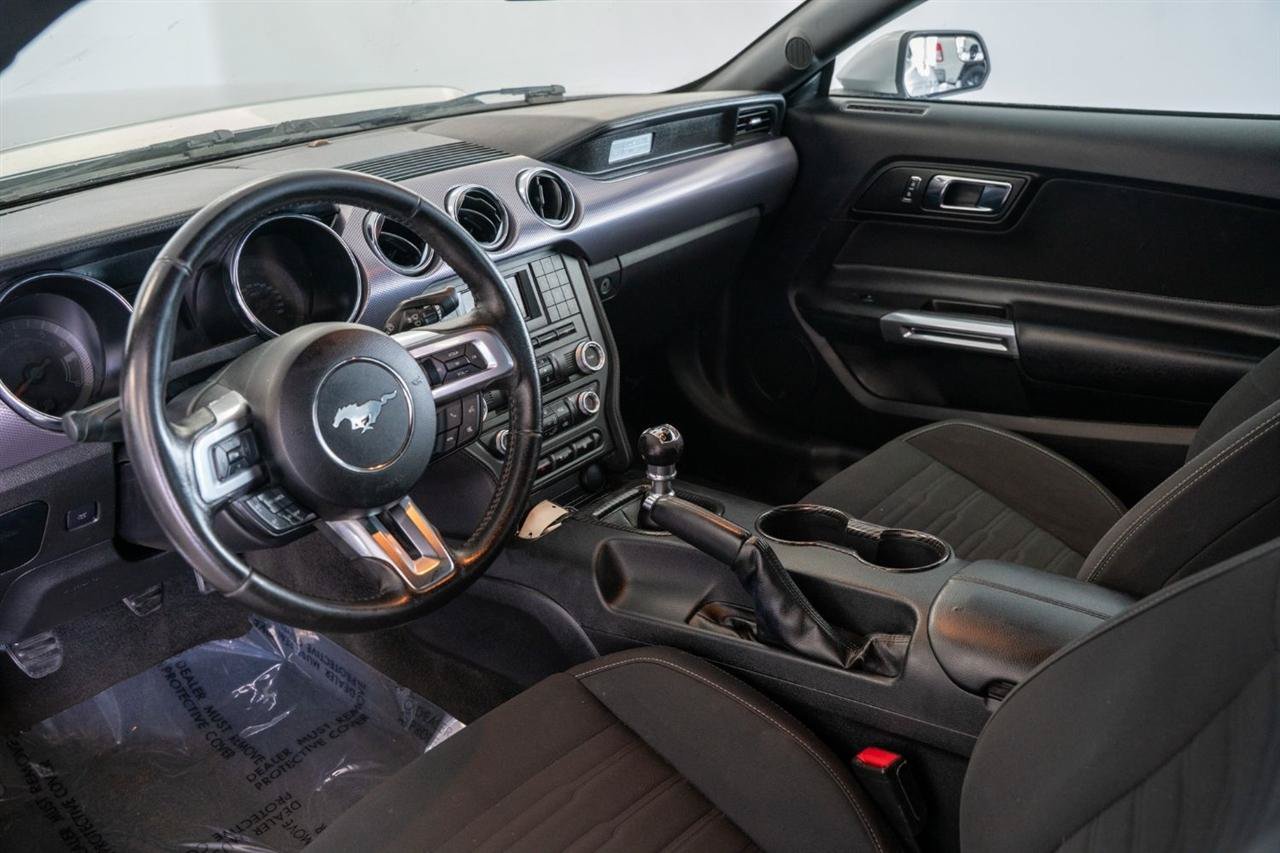 Used 2017 Ford Mustang Coupe RWD image 12