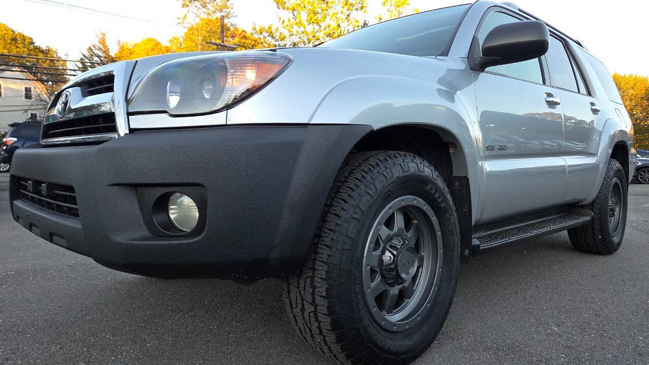 Used 2007 Toyota 4Runner SR5 AWD/4WD image 7