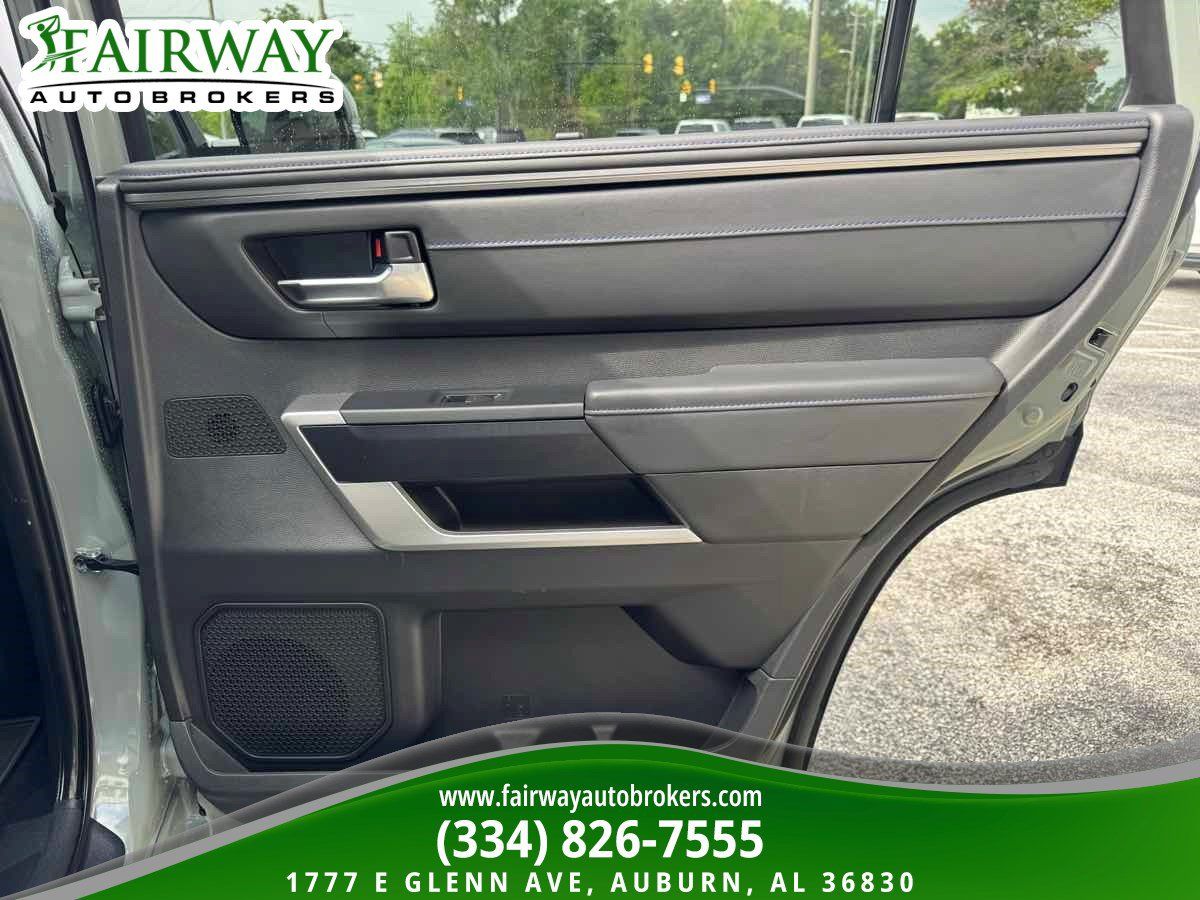 Used 2025 Toyota Sequoia Platinum AWD/4WD image 34