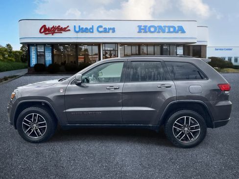 Used 2018 Jeep Grand Cherokee Trailhawk AWD/4WD image 2