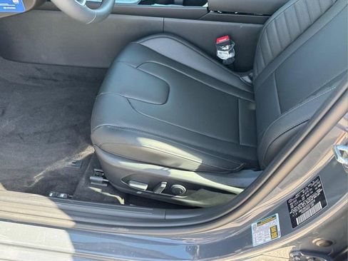 New 2026 Hyundai Elantra Limited FWD image 7