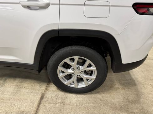 Used 2024 Jeep Grand Cherokee Limited w/ Trailer Tow Package image 9