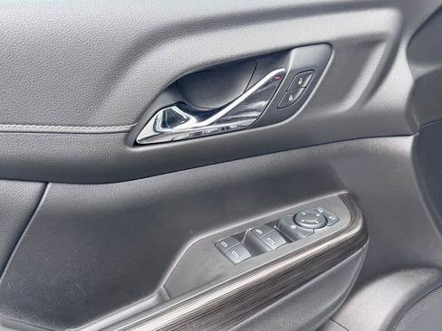 Used 2019 GMC Acadia SLT image 8