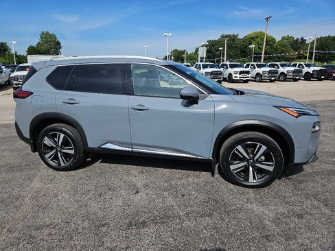 Used 2023 Nissan Rogue Platinum w/ Platinum Premium Package AWD/4WD image 3