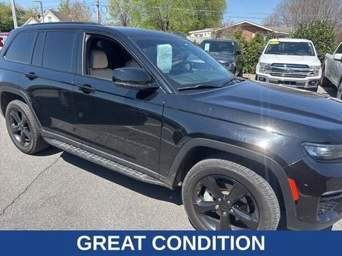 Used 2023 Jeep Grand Cherokee Limited w/ Luxury Tech Group II image 13