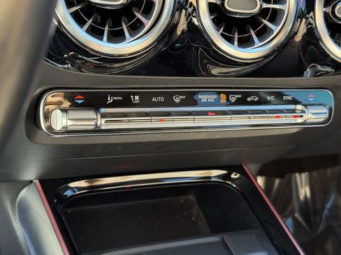 Used 2022 Mercedes-Benz GLA 250 4MATIC image 22