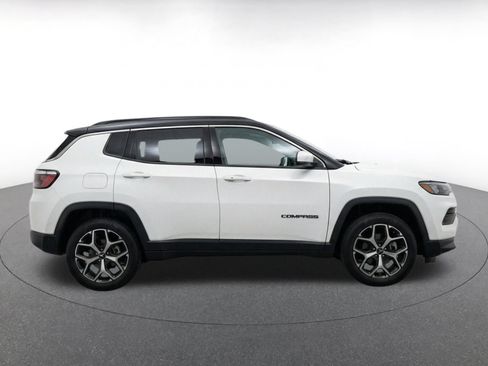 Used 2025 Jeep Compass Limited AWD/4WD image 10