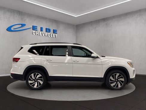 Used 2024 Volkswagen Atlas SE AWD/4WD image 15