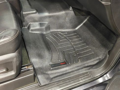 Used 2015 Chevrolet Silverado 1500 LTZ image 38