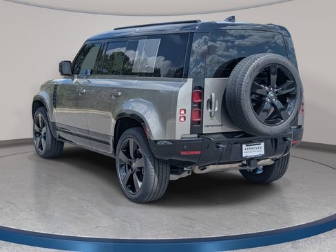 Certified 2024 Land Rover Defender 110 X-Dynamic SE AWD/4WD image 7