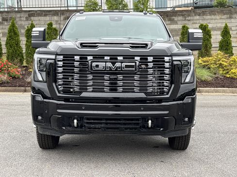 New 2026 GMC Sierra 3500 Denali Ultimate AWD/4WD image 3