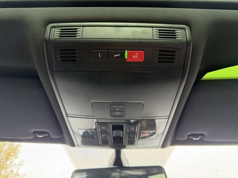 Used 2021 Volkswagen Tiguan SE R-Line image 26