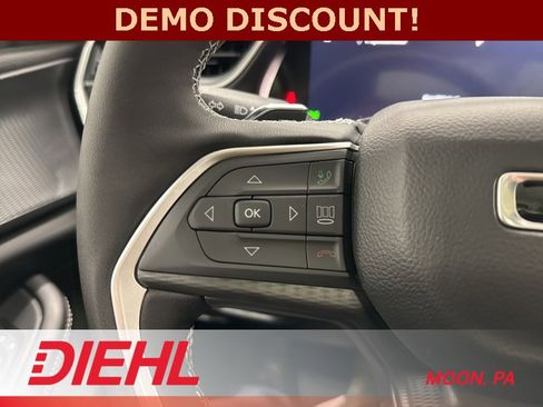 New 2025 Jeep Grand Cherokee Laredo X w/ Luxury Tech Group I image 25