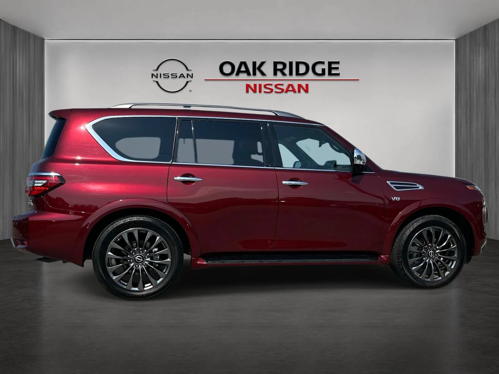 Used 2021 Nissan Armada Platinum w/ Captain's Chairs Package RWD image 2