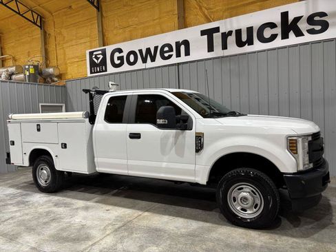 Used 2019 Ford F250 XL w/ Power Equipment Group AWD/4WD image 3