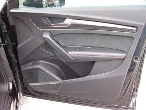 Used 2018 Audi SQ5 Prestige w/ Prestige Package image 39