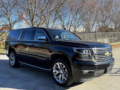 Used 2016 Chevrolet Suburban LTZ image 7