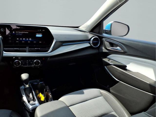 Used 2025 Chevrolet Trax LT w/ Driver Confidence Package FWD image 8