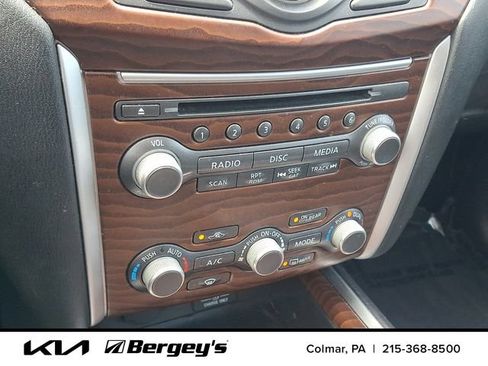 Used 2018 Nissan Pathfinder Platinum AWD/4WD image 19