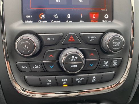 Used 2018 Dodge Durango R/T image 16