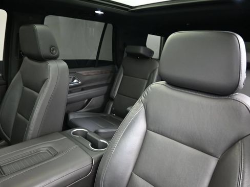Used 2021 Chevrolet Tahoe Z71 w/ Z71 Signature Package AWD/4WD image 15
