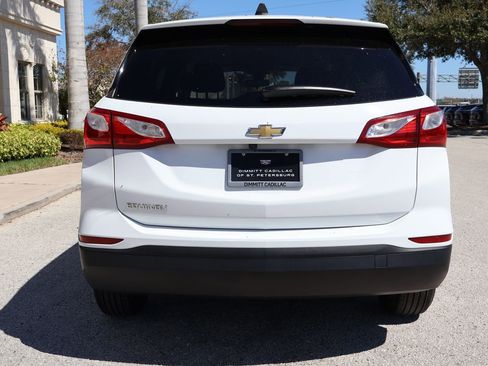 Used 2020 Chevrolet Equinox LS w/ LS Convenience Package image 4