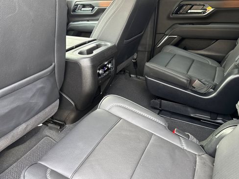 Used 2025 GMC Yukon Denali image 15