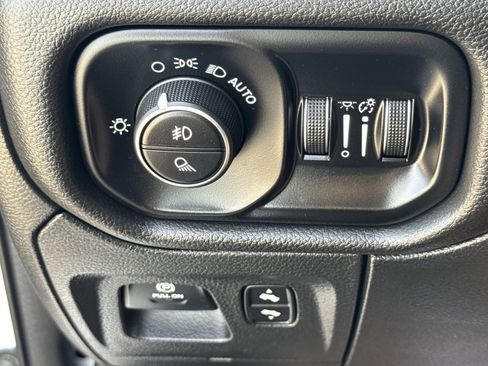 Used 2024 RAM 1500 Laramie image 25