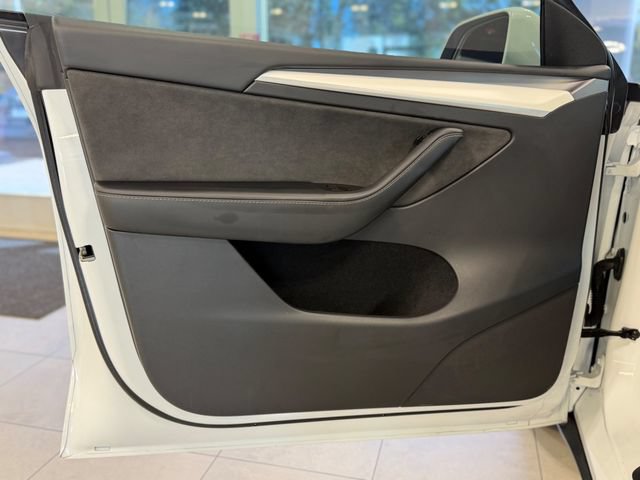 Used 2023 Tesla Model Y Performance AWD/4WD image 18