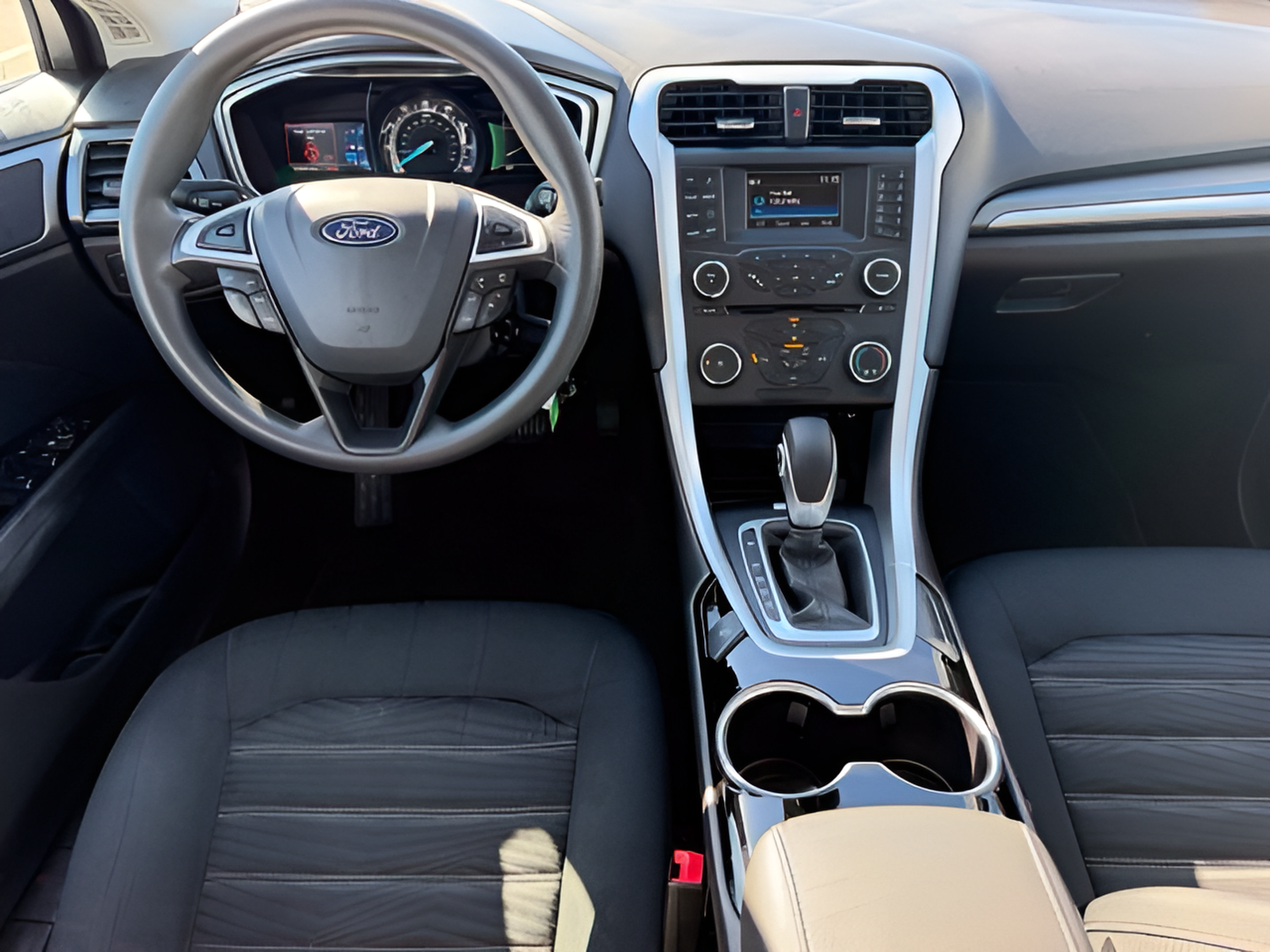 Used 2016 Ford Fusion SE FWD image 10