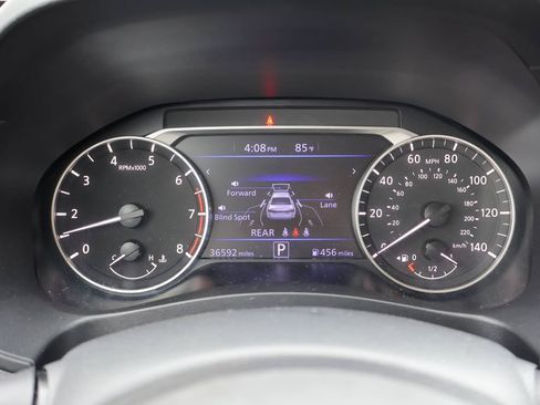 Used 2025 Nissan Altima 2.5 SV FWD image 11