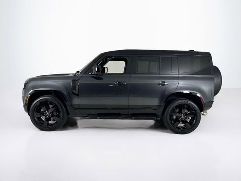 Used 2025 Land Rover Defender 110 X-Dynamic SE image 2