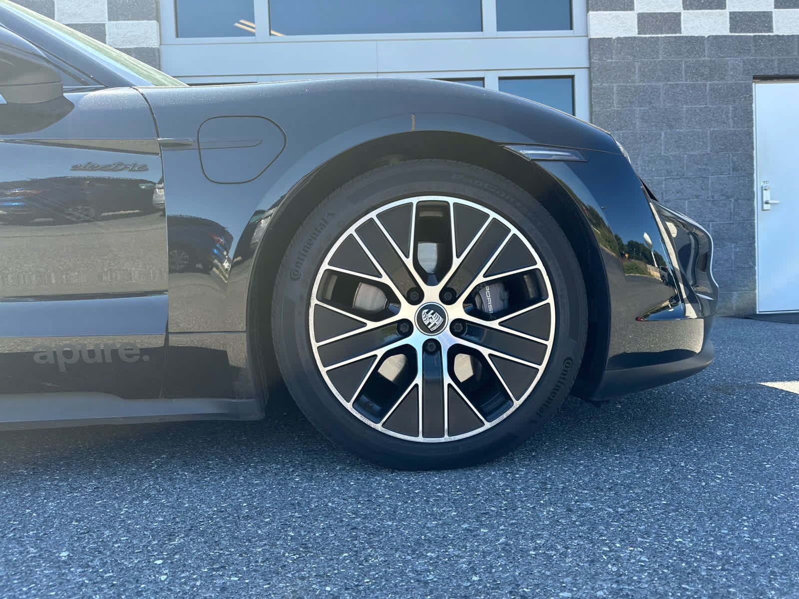 Used 2021 Porsche Taycan RWD image 6