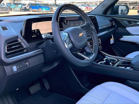 New 2026 Chevrolet Traverse High Country image 9