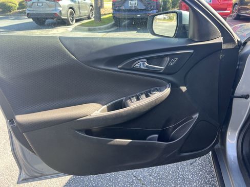 Used 2023 Chevrolet Malibu LT image 14