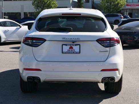 Used 2024 Maserati Levante GT Ultima AWD/4WD image 6