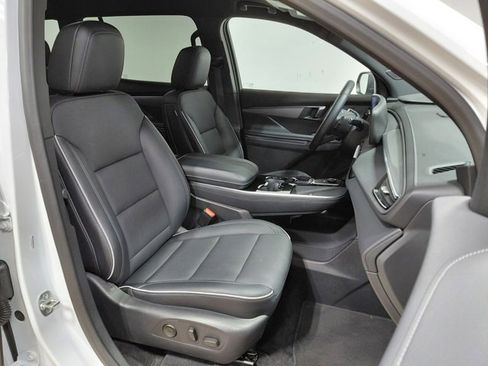 Used 2025 Buick Enclave Preferred image 26