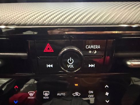 Used 2026 Nissan Kicks SR FWD image 37