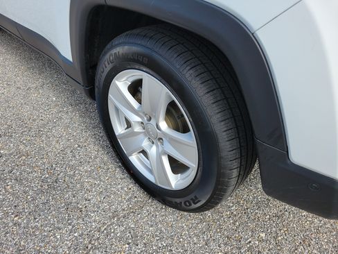 Used 2022 Jeep Compass Latitude w/ Convenience Group FWD image 26