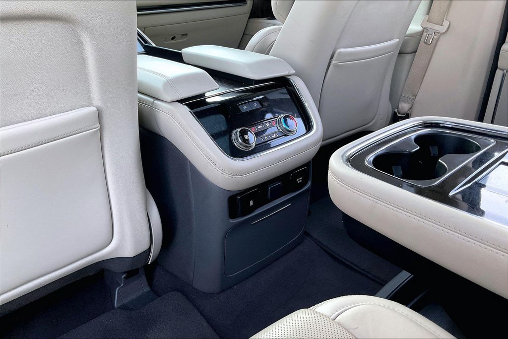 Used 2020 Lincoln Navigator Reserve AWD/4WD image 12