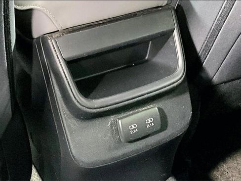 Used 2020 Subaru Outback Premium image 11