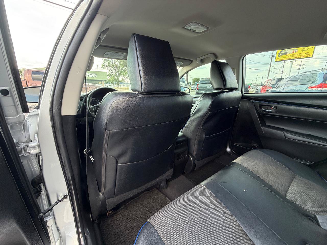 Used 2018 Toyota Corolla SE FWD image 11