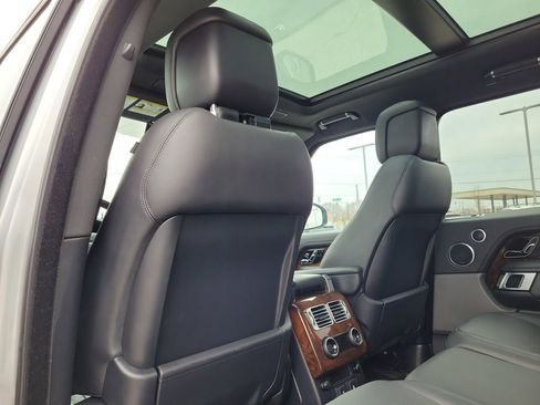 Used 2020 Land Rover Range Rover HSE image 14