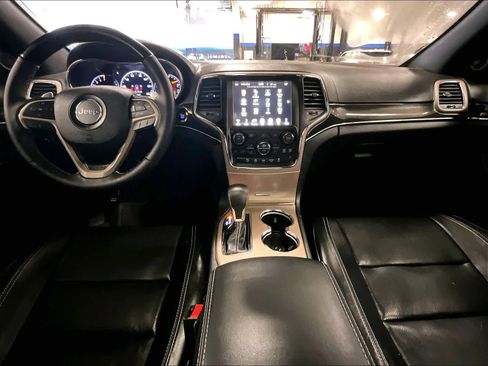 Used 2017 Jeep Grand Cherokee Overland image 22