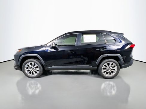 Used 2023 Toyota RAV4 XLE Premium image 9