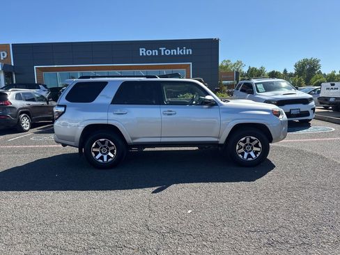 Used 2021 Toyota 4Runner TRD Off-Road Premium w/ Moonroof Package AWD/4WD image 9