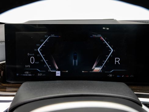 Used 2025 BMW X6 xDrive40i w/ Climate Comfort Package image 23